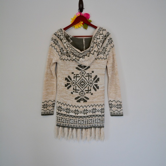Women's Flying Tomato Fringe Hoodie Sweater - Picture 3 of 7